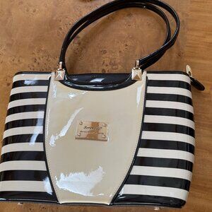 New $950  Bravo of Beverly Hills Patent Leather Hand bag/Purse